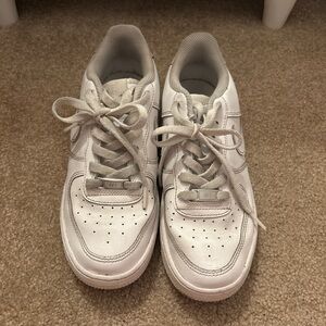 White Nike Air Force’s